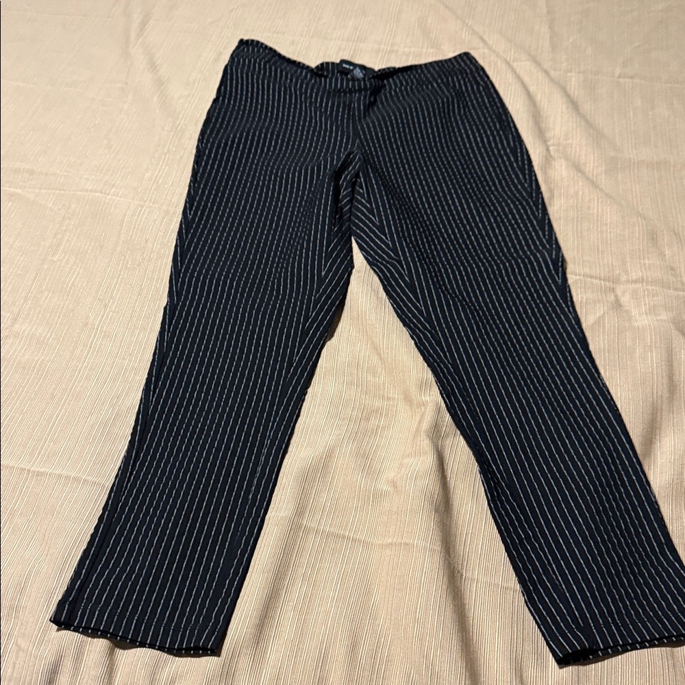 Who What Wear Black Pinstriped Cropped Pants